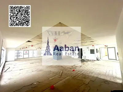 مكتب حديث مع مطبخ وحمام للإيجار – المول التجاري الراشدية