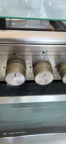 Used Ariston stainless steel built-in oven. (LPG) cylinder gift included