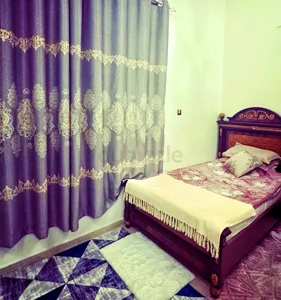 Lady only Bed space For Female near metro station