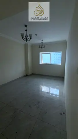 شقة غرفتين وصالة للإيجار السنوي في الشارقة المجاز 2 مع 3 حمام ومساحات كبيرة وإطلالة مميزة وباركن مجاني