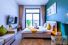 Bright Studio in Laya Heights with Pool | Bills Included