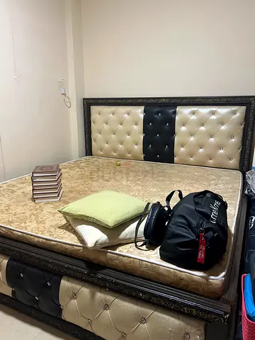 Elegant Queen Size Bed with Headboard