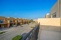 SINGLE ROW | VACANT | 4 BR TOWNHOUSE
