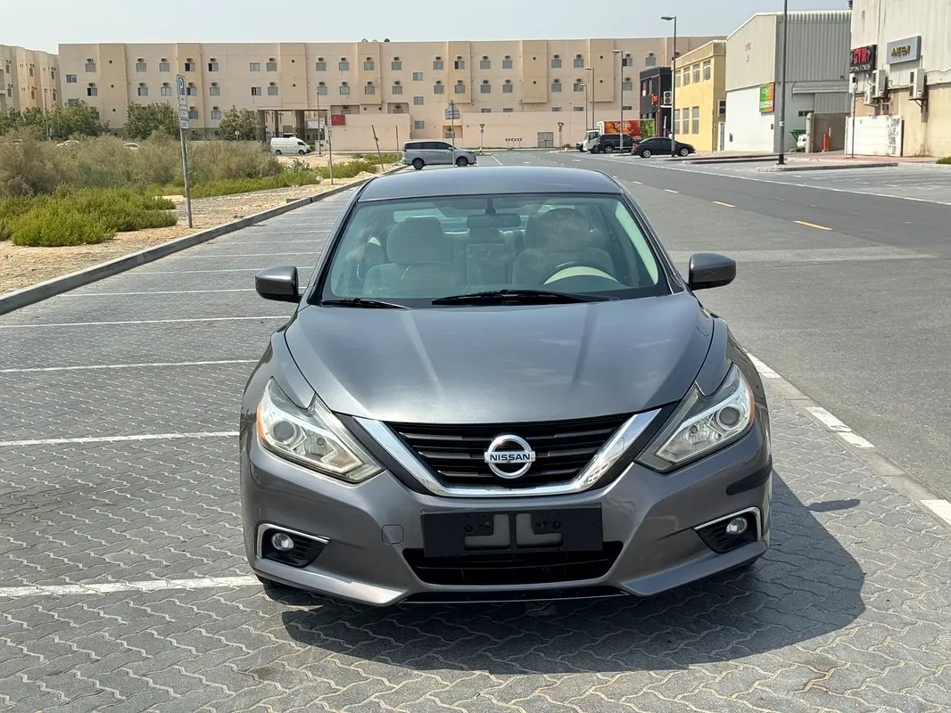 Nissan Altima 2017 — photo 1 of 13