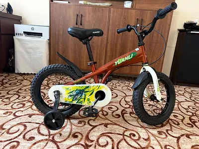 YUANLI 12-inch childrens bike with training wheels (used)