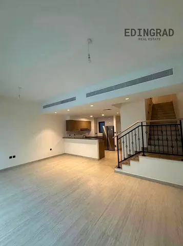 4 BEDROOM WITH MULTIPLE OPTION/READY TO MOVE IN/PRIME LOCATION