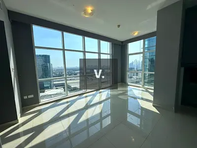 Big Layout | Close to Metro and One Central