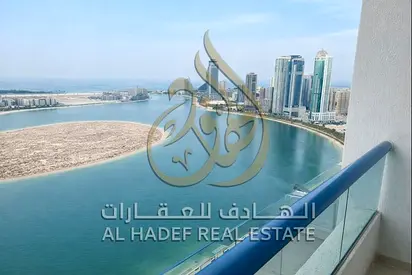شقة فاخرة 3 غرف + مجلس مع صالة منفصلة وغرفة خادمة، 4 حمامات وبلكونة، إطلالة مباشرة على البحيرة