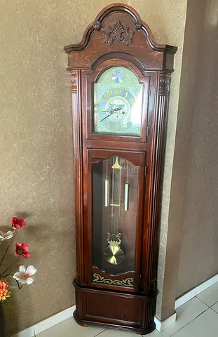 Classic Wooden Grandfather Clock (Longcase) with Pendulum