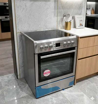 Blomberg 4 Ceramic Hobs Cooker Digital Screan Display 60 BY 60 MODEL HKN9330E