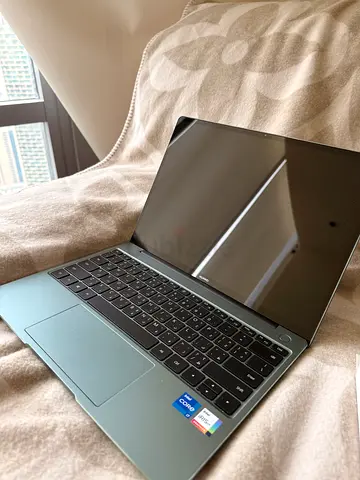 Huawei MateBook i7 – Intel Iris Xe – Slim  Premium Laptop – Excellent Condition