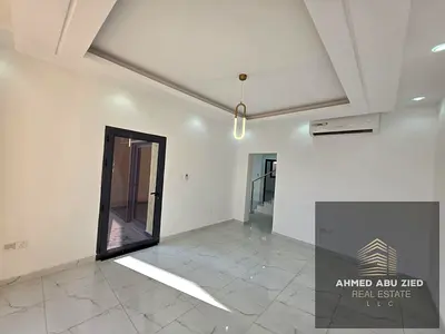 فيلا بموقع متميز | اول ساكن | 4 غرف وصاله | مجلس | روف | غرفه خادمه | حوش | تكييف اسبيلت | بتشطيبات سوبر ديلوكس | موقع متميز | سهوله الوصول الي شارع م