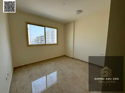 Brand-new elegant apartment, first tenant, 2 master bedrooms, spacious living room, equipped kitchen, 3 bathrooms, full maintenance by owner throughou