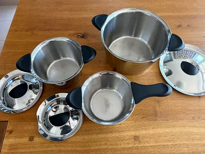 Pan set of 3