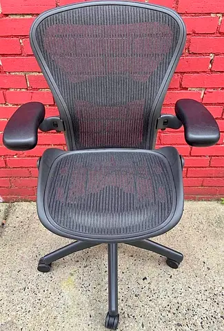 Selling Herman miller Aeron chair.good conditions only little use