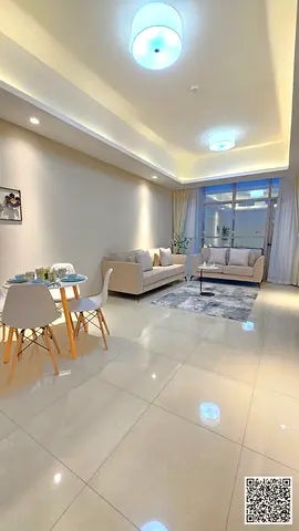 باطلالة مفتوحه ✨ أفخم شقة غرفة و صالة مفروشة بالكامل للإيجار الشهري في عجمان منطقة الراشدية ✔️ شامل جميع الفواتير و الإنترنت + جيم , مسبح و باركنج خاص
