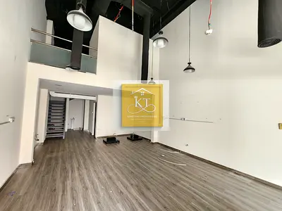 Amazing Location!! Fitted Retail Shop!! Chiller Free!!