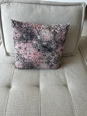 Decorative Sofa Cushions Throw Pillow with Modern Design (4 pieces)