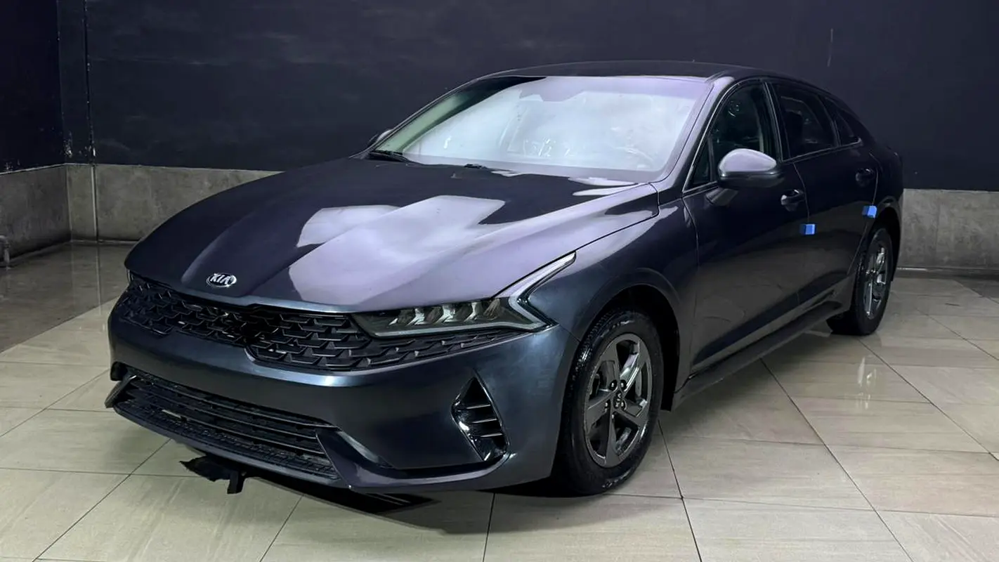 Kia K5 2021 — photo 1 of 18
