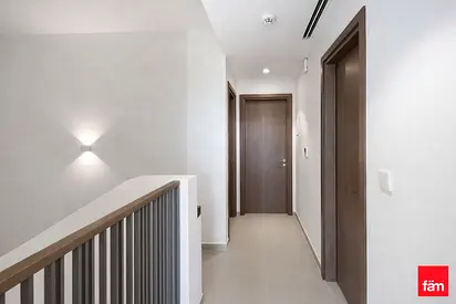 Corner Unit | Single Row | Prime Location