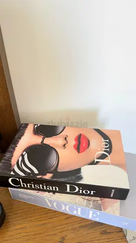 Selling brand new decor books