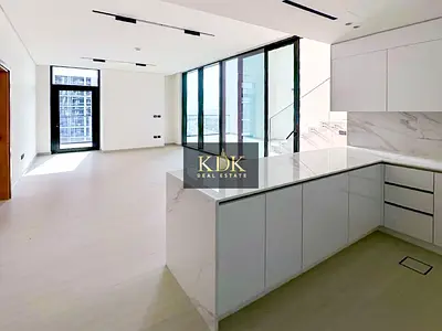 2BR with Private Pool/ Fitted Kitchen/Near Circle mall