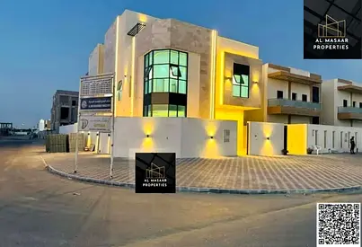 فيلا بسعر شامل رسوم التسجيل والتملك على الشارع الرئيسي جاهزة للسكن في أرقى مناطق عجمان تملك حر