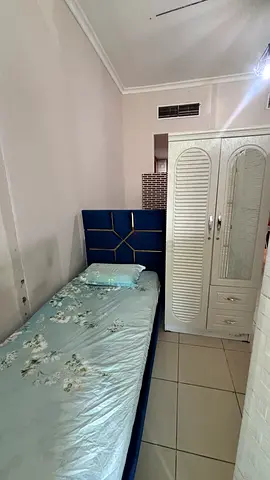 OFFER!! Executive Male Bedspace with free swimming pool and Gym available now!