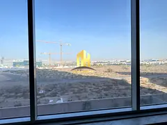 OFFICE FOR RENT - PRIME LOCATION - READY TO MOVE - LOW FLOOR