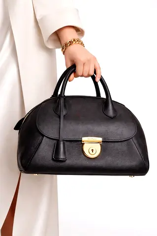 SALVATORE FERRAGAMO
2014 Collection, Medium size FIAMMA handbag with a strap.