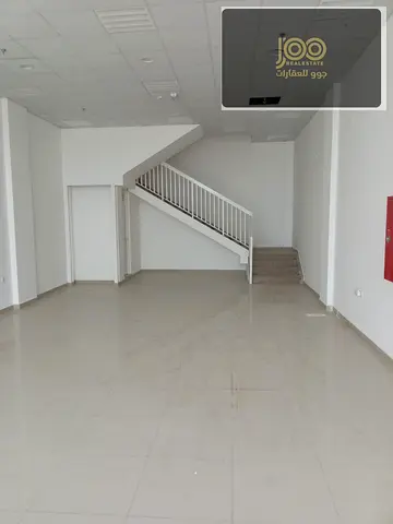 محل واسع للإيجار – موقع حيوي خلف دي تو دي