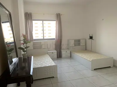 Executive ladies bedspace available in Mankhool