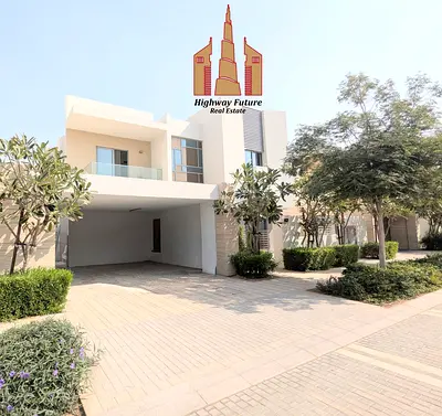 Spacious Modern 4BR Villa || Near Club House || Ready To Move || Big Garden