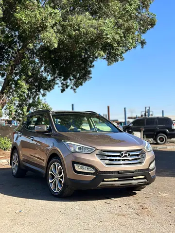 Hyundai Grand Santa Fe 3.3L V6 GDI 2014 - GCC Specs