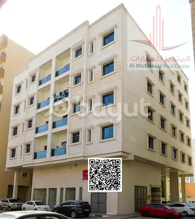 إليك عنوانًا مميزًا ومناسبًا بطول يقارب 150 حرفًا:  **شقة للإيجار السنوي في الراشدية 2 بموقع استراتيجي قريب من مستشفى أمينة وحديقة السيدات، شقة واسعة