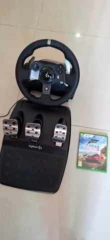 LOGITECH G920 Steering wheel with pedals + Forza Horizon 5