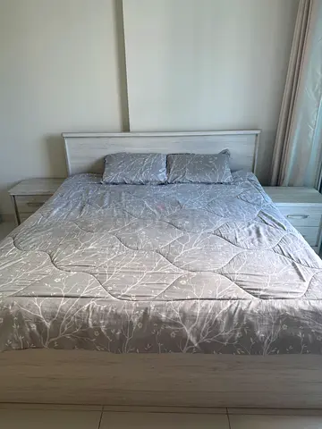 Master Bedroom set for sale in excellent condition: