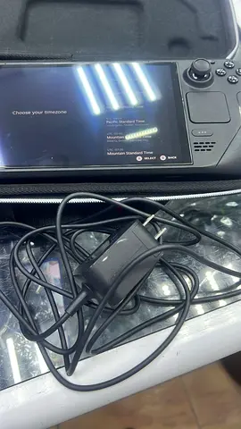 Steam Deck oled 512gb handheld - working, includes charger and carry case