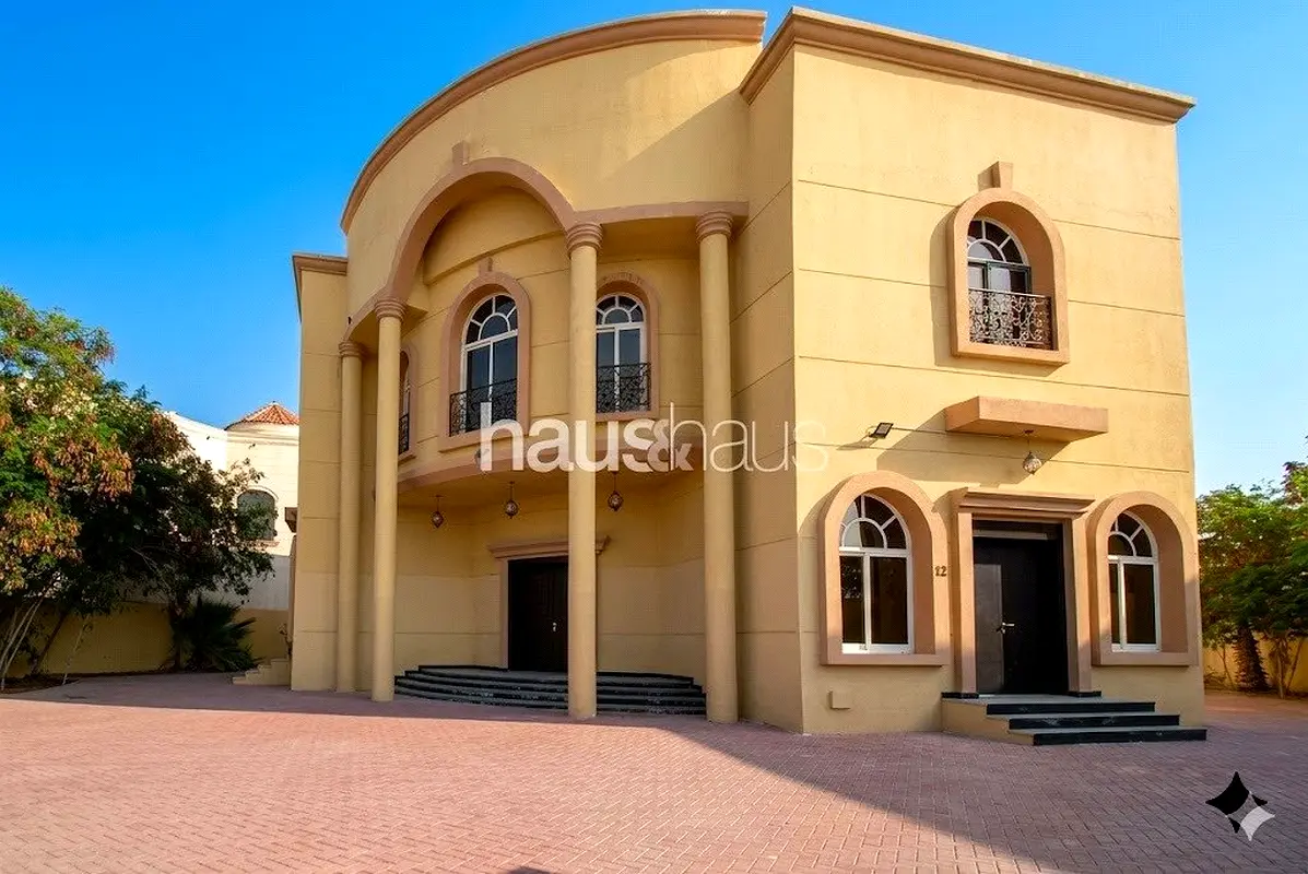 Large Private villa | Huge garden | Prime Location