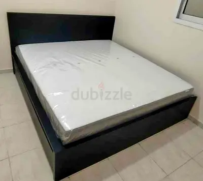 IKEA malam king‑size bed (180 × 200 cm) with 2 storage drawers underneath and an IKEA mattress ✨
