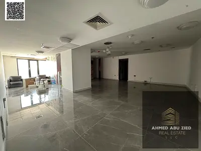 صالون للإيجار السنوي بمساحة 2000 قدم  جاهز علي التشغيل  متوفر به حمام مغربي  وغرفه مساج  غرفه تنضيف بشره  وحوضين للأظافر  تكييف مركزي شهرين مجاني  جيم