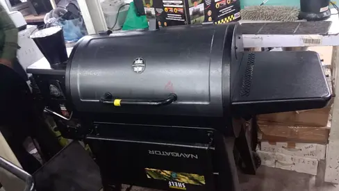 Pit Boss 850G Navigator Series Grill  Smoker