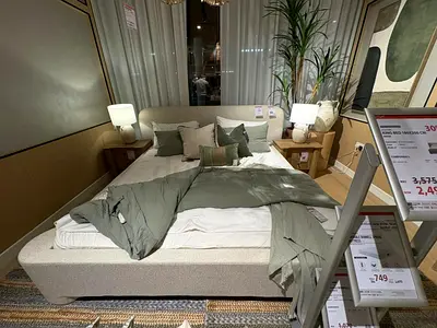 Bed for Sale – Almost New (180x200 cm)