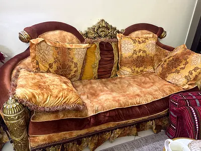 Elegant Traditional Arabic 3 pc Sofa Set