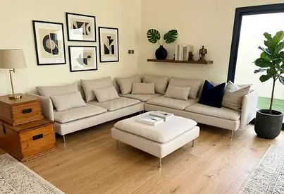 Corner Sofa – Good Condition Beautiful L-shape corner sofa with soft cushions. Perfect for home or a