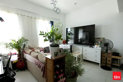 Spacious 1 Bed | Unfurnished | Rented