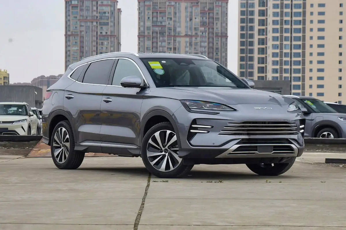 BYD Song Plus 2025 — photo 1 of 10