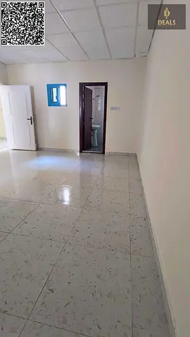 فرصة مميزة في النعيمية 1 | ستوديو روف بمساحة واسعة جدًا ومطبخ منفصل بالقرب من شارع خليفة بن زايد