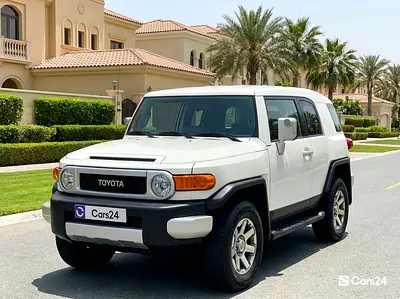 AED 1,673/m | 0 DP | Free 3 Months Warranty | Service History | 30D Return | TOYOTA FJ CRUISER 2021