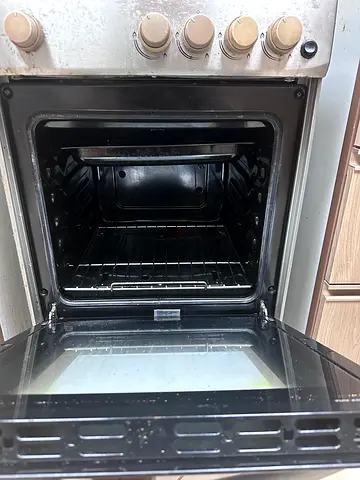 Cooking range with Cylinder